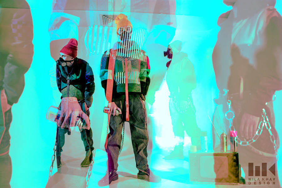 Mẫu thiết kế trong BST “Những kẻ nổi loạn” của NTK Kamila.