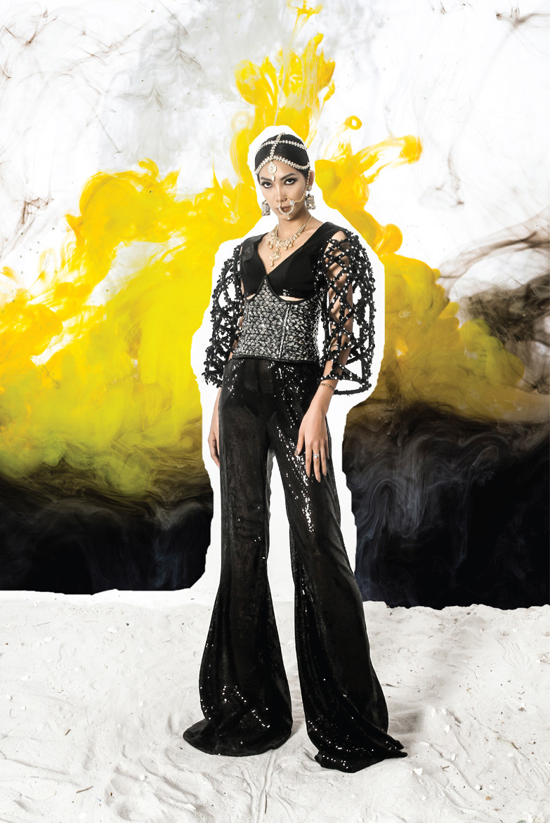 Mẫu thiết kế trong BST “Lễ hội ánh sáng” của NTK Nguyễn Việt Anh.