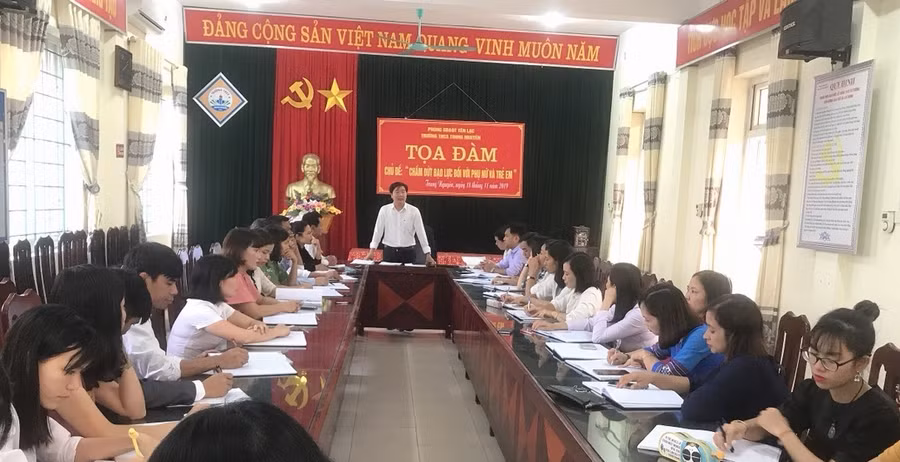 Rất nhiều buổi tọa đàm được nhà trường tổ chức nhằm nâng cao chất lượng dạy và học