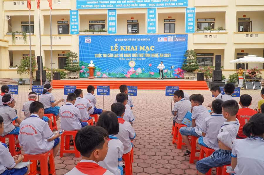 Cuộc thi CLB Toán Tuổi thơ cấp tỉnh Nghệ An thu hút gần 300 học sinh lớp 5 và lớp 8 tham dự