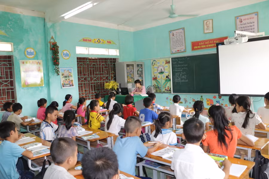 Giờ học tiếng Anh tại Trường Tiểu học Nghi Hoa, huyện Nghi Lộc, Nghệ An