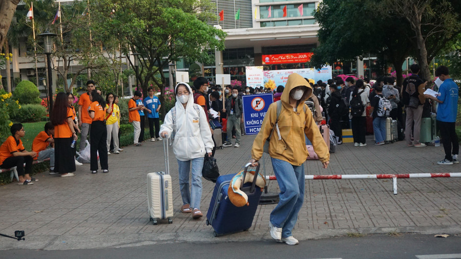 Chương trình &quot;Cùng PVOIL về quê đón Tết&quot; năm nay hỗ trợ 1.100 sinh viên tại TPHCM. Ảnh: Minh Nhật