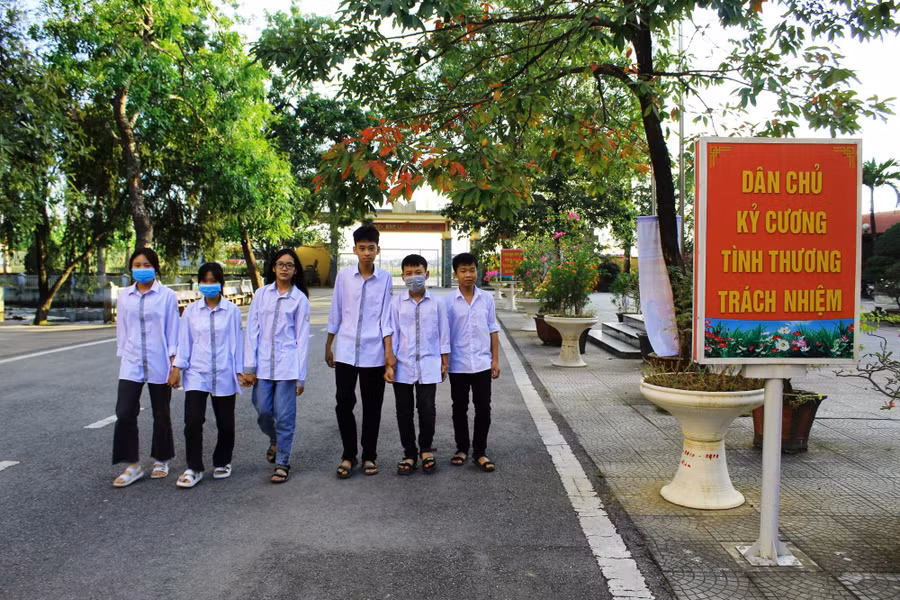 Môi trường học tập xanh - sạch - đẹp, học sinh thân thiện, tự tin khám phá của Trường THPT Hoằng Hóa 2 (Thanh Hóa).