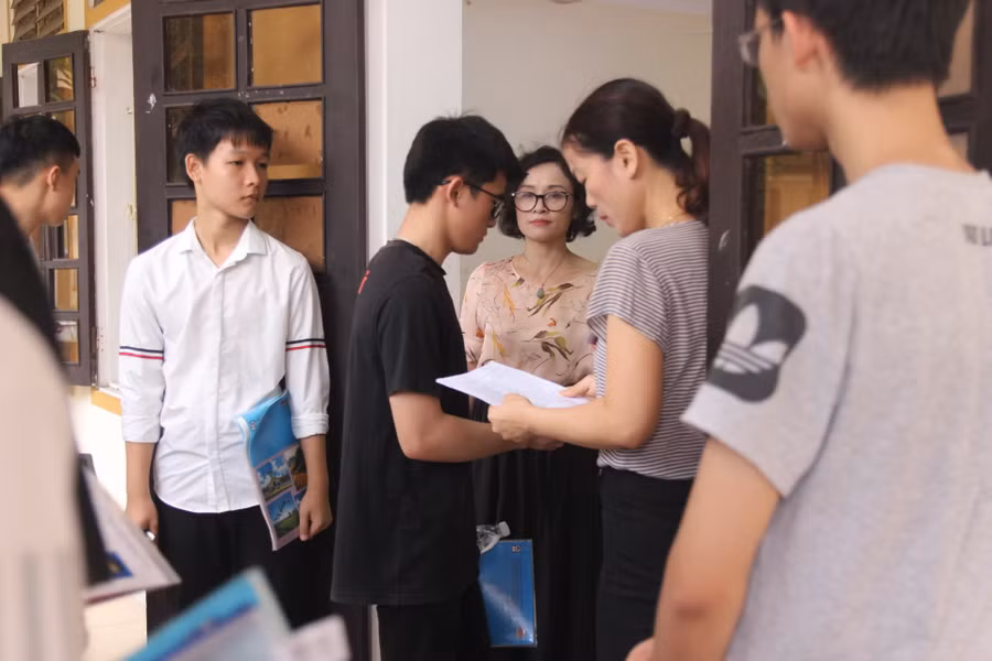 Thí sinh được mang Atlat Địa lý vào phòng thi.