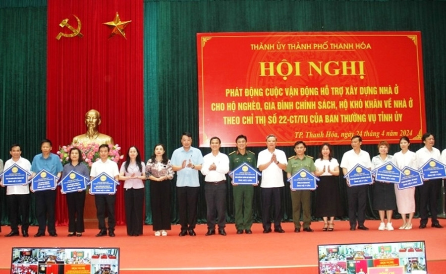 Thành phố Thanh Hóa phát động cuộc vận động xây nhà cho hộ nghèo, gia đình chính sách... (Ảnh: Minh Hiếu) Thành phố Thanh Hóa phát động cuộc vận động xây nhà cho hộ nghèo, gia đình chính sách... (Ảnh: Minh Hiếu)