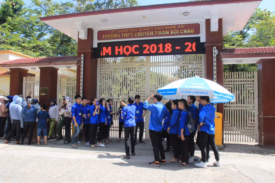 Tỷ lệ chọi cao nhất vào các trường THPT chuyên tại Nghệ An là lớp chuyên Tiếng Anh.