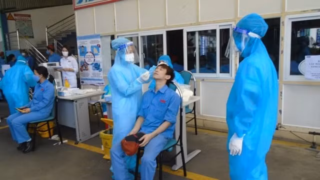 Tỉnh Vĩnh Phúc yêu cầu 100% doanh nghiệp phải làm xét nghiệm sàng lọc Covid-19 cho người lao động