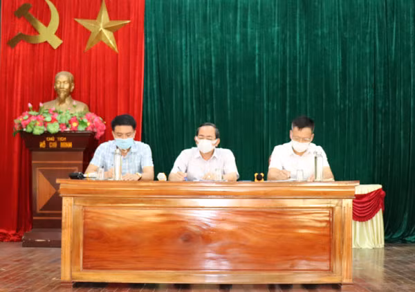 Lãnh đạo TP. Vĩnh Yên và UBND phường Liên Bảo chủ trì buổi đối thoại