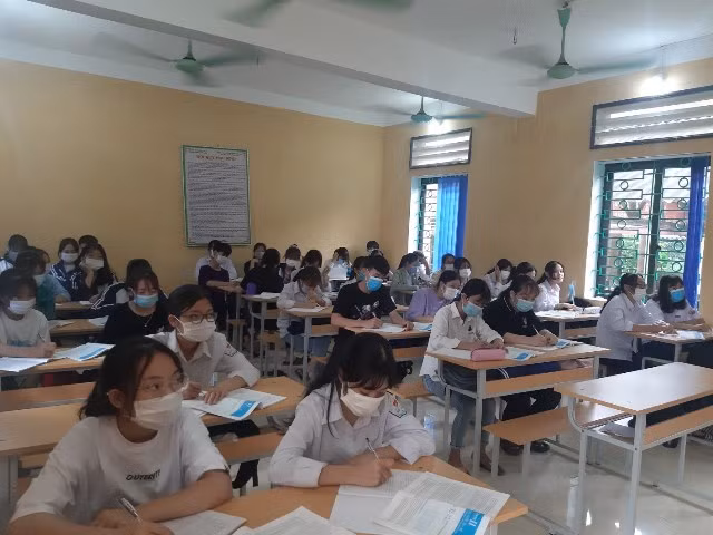 Học sinh Trường THPT Quế Lâm, huyện Đoan Hùng tích cực ôn tập trước Kỳ thi tốt nghiệp THPT 2021.