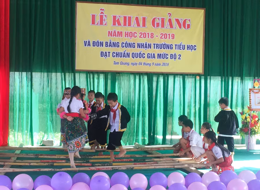 Khai giảng và đón trường chuẩn quốc gia mức độ 2 tại Trường Tiểu học Tam Quang 3