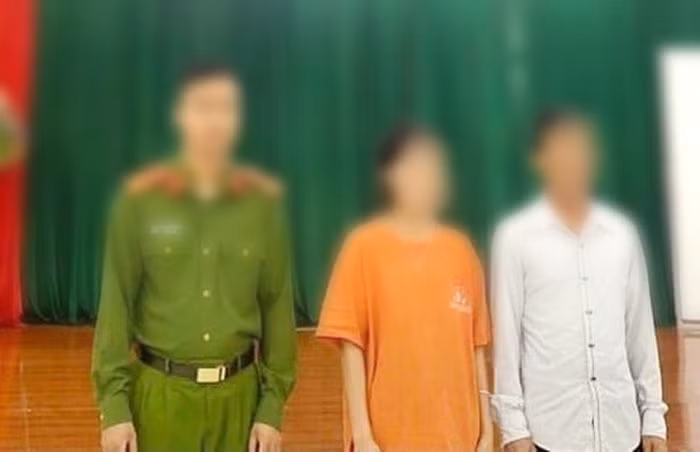 Công an huyện Than Uyên đưa N. về bàn giao cho gia đình.