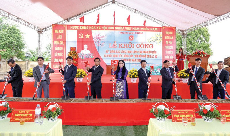 Bí thư Tỉnh ủy Vĩnh Phúc Hoàng Thị Thúy Lan khởi công công trình làng văn hóa kiểu mẫu thôn Bàn Mạch, xã Lý Nhân, huyện Vĩnh Tường.