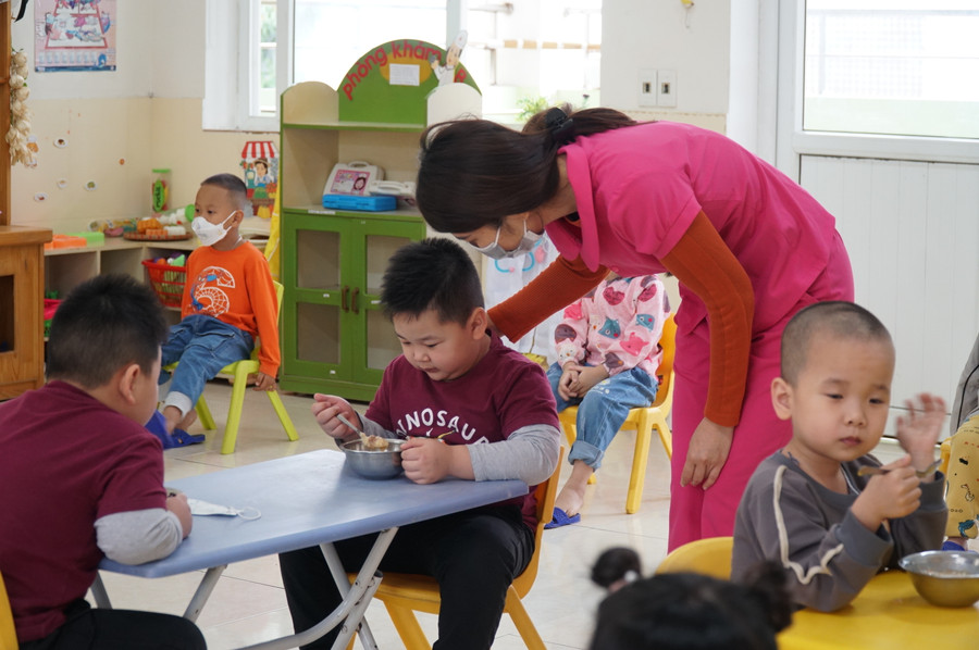 Cơ sở mầm non tư thục tại Nghệ An ngoài tổ chức bán trú còn cho trẻ ăn sáng tại trường, giờ giấc đón - trả trẻ linh hoạt. Cơ sở mầm non tư thục tại Nghệ An ngoài tổ chức bán trú còn cho trẻ ăn sáng tại trường, giờ giấc đón - trả trẻ linh hoạt.