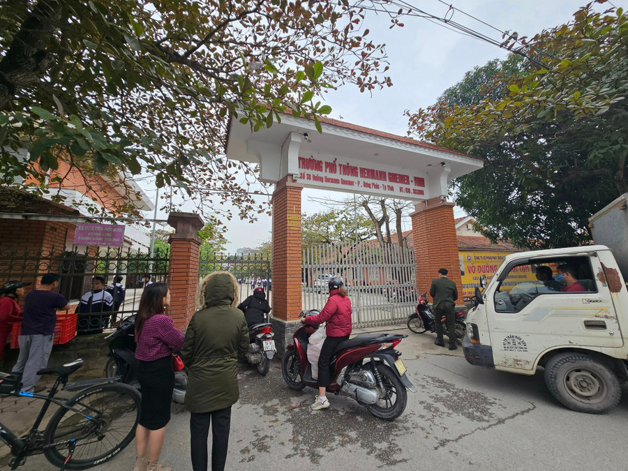 Trường PT Hermann Gmeiner Vinh (Nghệ An) sáng xảy ra sự việc. Ảnh: NP Trường PT Hermann Gmeiner Vinh (Nghệ An) sáng xảy ra sự việc. Ảnh: NP