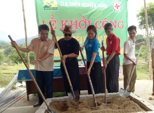 Khởi công xây dựng điểm Trường Tiểu học bản Húng, xã Giao Thiện, huyện miền núi Lang Chánh (Thanh Hóa).