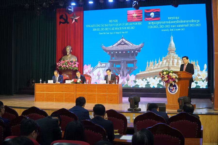 Hội nghị tổng kết công tác đào tạo và quản lý lưu học sinh Lào năm học 2020-2021 và 2021-2022; phương hướng kế hoạch năm học 2022-2023. Ảnh: Hồ Lài.