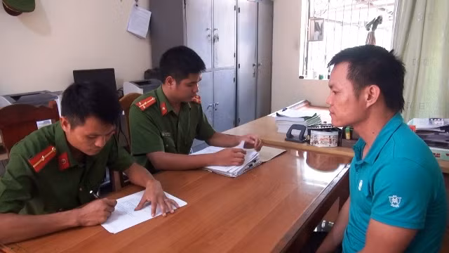 Trịnh Anh Vân tại cơ quan công an. Ảnh: Công an Thanh Hóa cung cấp.