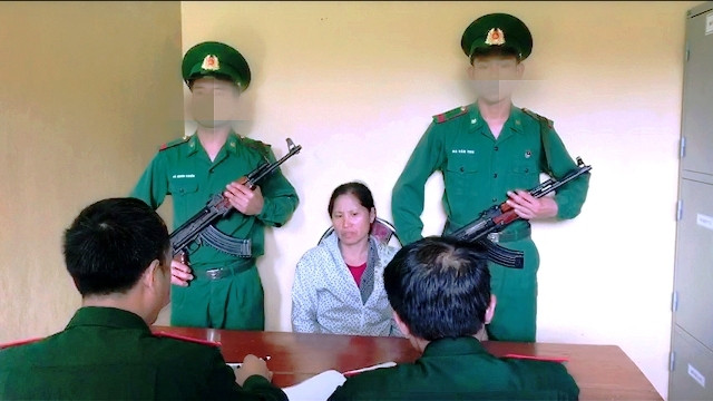 Mùa Thi Dúa bị lực lương Biên phòng bắt giữ. Ảnh: Bộ đội BIên phòng Thanh Hóa cung cấp.