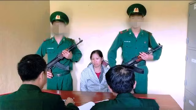 Mùa Thi Dúa bị lực lương Biên phòng bắt giữ. Ảnh: Bộ đội BIên phòng Thanh Hóa cung cấp.