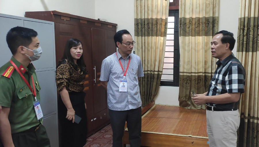 Thứ trưởng Hoàng Minh Sơn kiểm tra công tác chuẩn bị thi tốt nghiệp THPT 2022 tại Trường THPT Quảng Xương 1 (huyện Quảng Xương, tỉnh Thanh Hóa) Thứ trưởng Hoàng Minh Sơn kiểm tra công tác chuẩn bị thi tốt nghiệp THPT 2022 tại Trường THPT Quảng Xương 1 (huyện Quảng Xương, tỉnh Thanh Hóa)