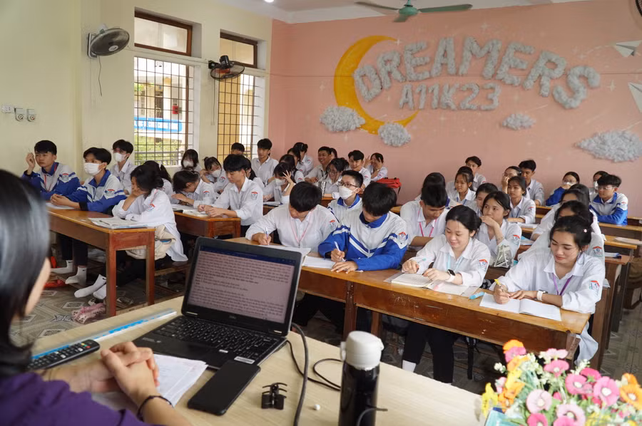 Các Trường THPT tại Nghệ An chuyển sang giai đoạn ôn thi theo chủ đích, chia nhóm đối tượng học sinh để có phương pháp dạy học phù hợp. Ảnh: Hồ Lài.