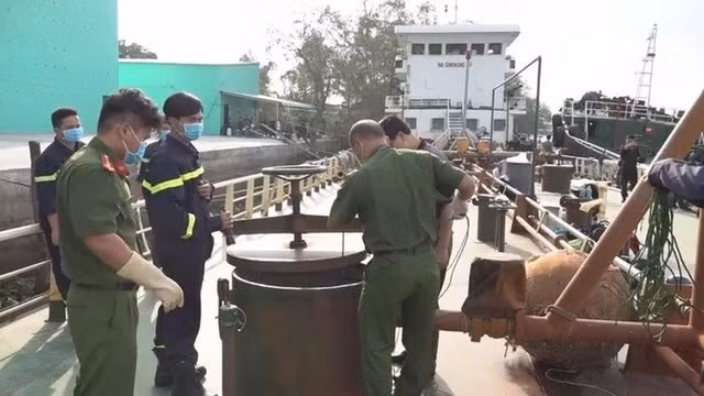 Tang vật liên quan đến đại án xăng dầu bị triệt phá. (Ảnh: P.M)