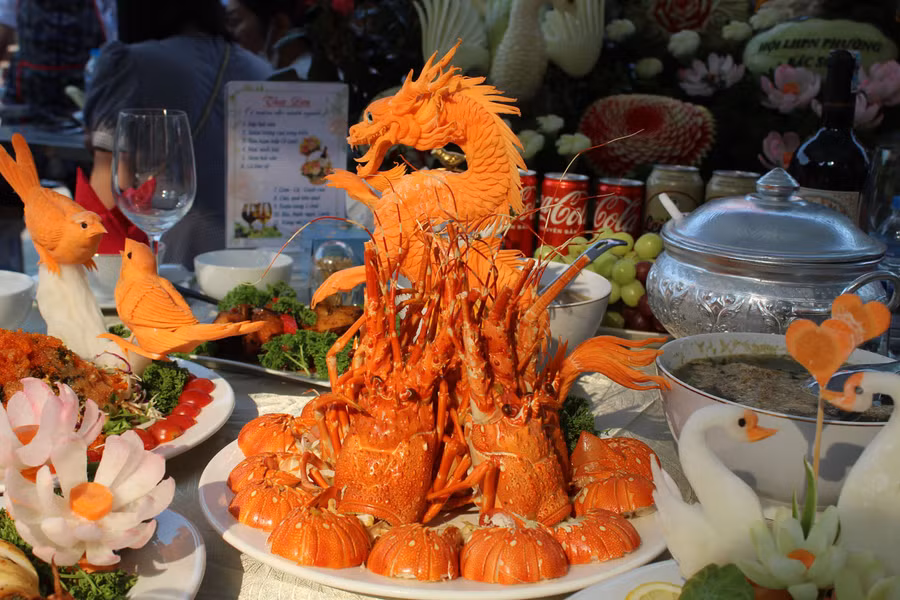 Món tôm hùm hấp của đơn vị phương Bắc Sơn (TP Sầm Sơn).