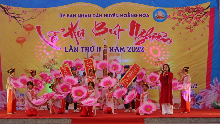 Chương trình văn nghệ chào mừng Lễ hội Bút Nghiên 2022.