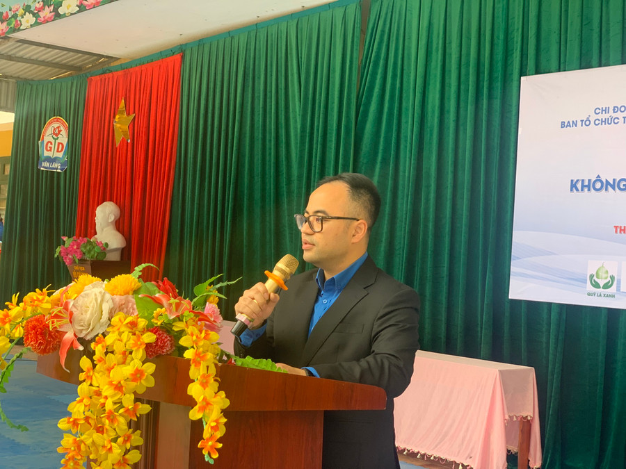 Đồng chí Phạm Trí Khoa, Bí thư Chi đoàn 3, Đoàn Thanh niên cơ quan Ban Tổ chức Trung ương. Đồng chí Phạm Trí Khoa, Bí thư Chi đoàn 3, Đoàn Thanh niên cơ quan Ban Tổ chức Trung ương.