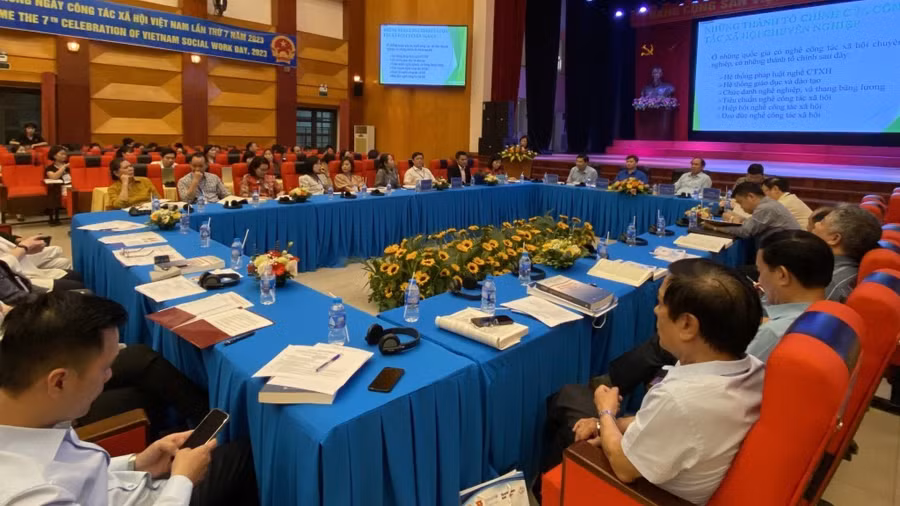 Toàn cảnh buổi hội thảo.