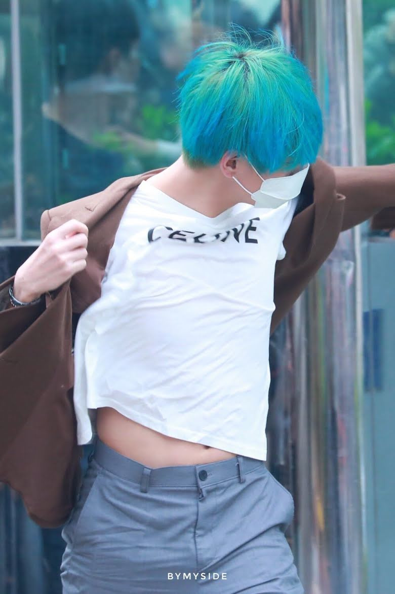 V luôn nhận được sự yêu mến với cơ &quot;bụng em bé&quot;.