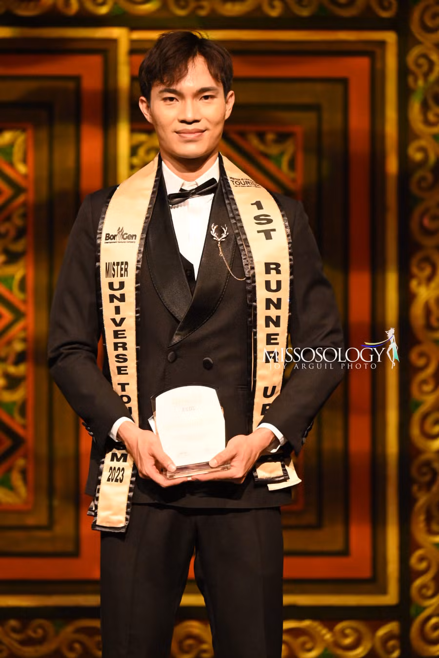 Huỳnh Võ Hoàng Sơn đăng quang Á vương Du lịch Hoàn vũ 2023.