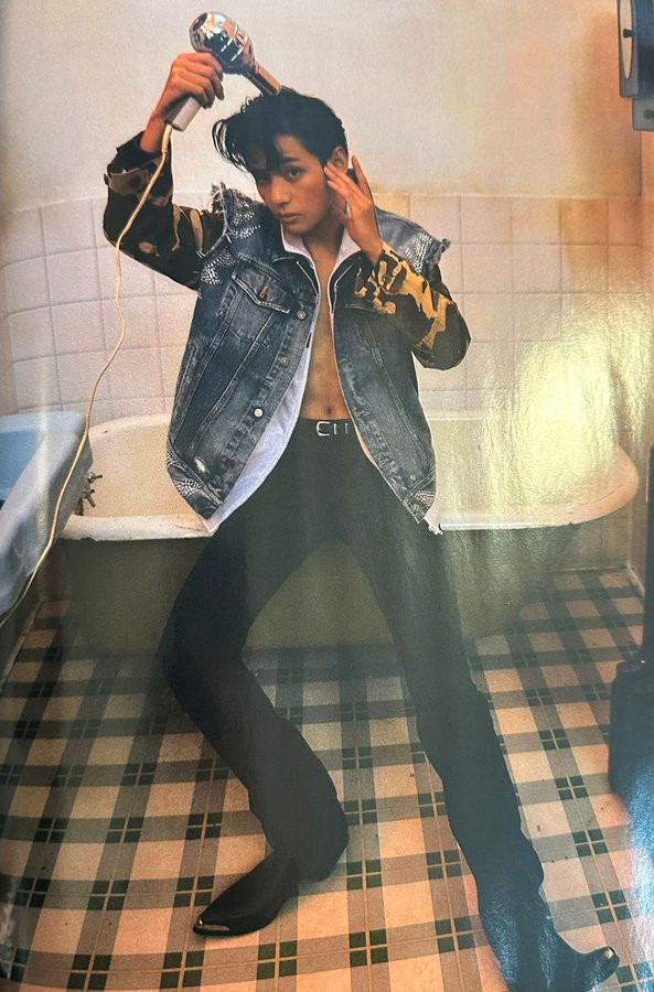 Bức ảnh làm &quot;điên đảo&quot; cộng đồng mạng với cơ bụng 6 múi V.