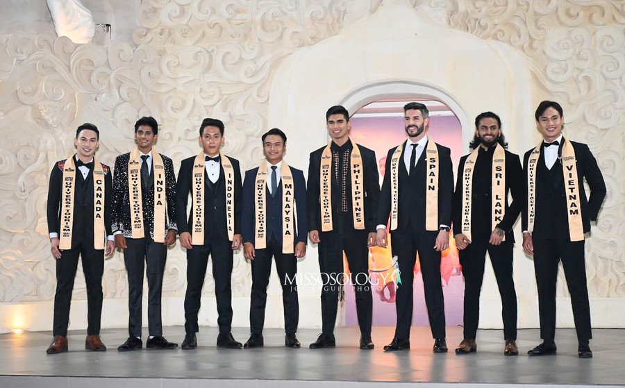 Top 8 thí sinh xuất sắc nhất được gọi tên vào phần thi ứng xử: Canada, Ấn Độ, Indonesia, Malaysia, Philippines, Tây Ban Nha, Sri Lanka và Việt Nam. Top 8 thí sinh xuất sắc nhất được gọi tên vào phần thi ứng xử: Canada, Ấn Độ, Indonesia, Malaysia, Philippines, Tây Ban Nha, Sri Lanka và Việt Nam.