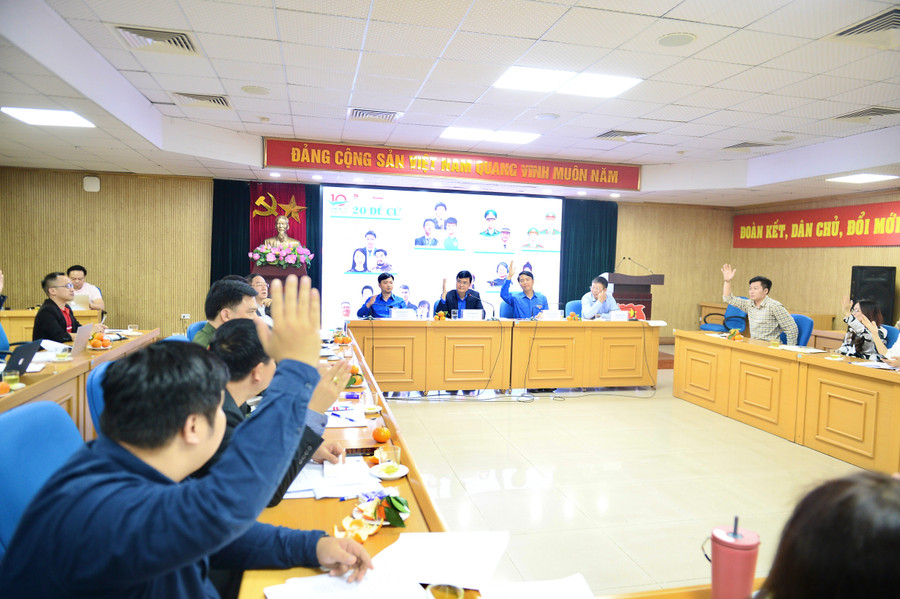 Kết quả, đến 12h00 ngày 5/3/2023, không có khiếu kiện, khiếu nại liên quan tới 20 đề cử Giải thưởng Gương mặt trẻ Việt Nam tiêu biểu năm 2022. Kết quả, đến 12h00 ngày 5/3/2023, không có khiếu kiện, khiếu nại liên quan tới 20 đề cử Giải thưởng Gương mặt trẻ Việt Nam tiêu biểu năm 2022.