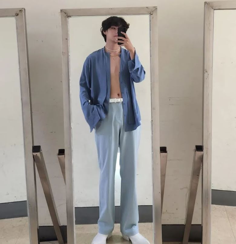 Hình ảnh cơ bụng của V chụp từ năm 2022.