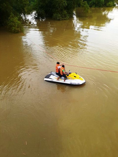 Lực lượng chức năng Thanh Hóa đang tìm kiếm nạn nhân. Lực lượng chức năng Thanh Hóa đang tìm kiếm nạn nhân.