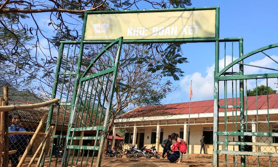 Khu lẻ Đoàn Kết, Trường Tiểu học Tén Tằn, thị trấn Mường Lát, huyện Mường Lát, tỉnh Thanh Hóa. Ảnh: Thế Lượng. Khu lẻ Đoàn Kết, Trường Tiểu học Tén Tằn, thị trấn Mường Lát, huyện Mường Lát, tỉnh Thanh Hóa. Ảnh: Thế Lượng.