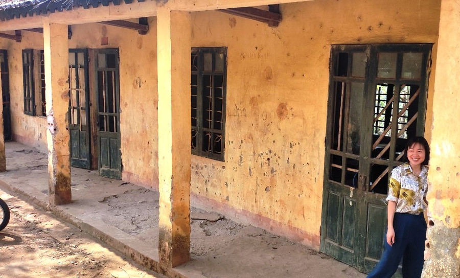 Hệ thống cửa chính và cửa sổ của dãy phòng học. Ảnh: Thế Lượng. Cửa chính của phòng học. Ảnh: Thế Lượng. Hệ thống cửa chính và cửa sổ của dãy phòng học. Ảnh: Thế Lượng. Cửa chính của phòng học. Ảnh: Thế Lượng.