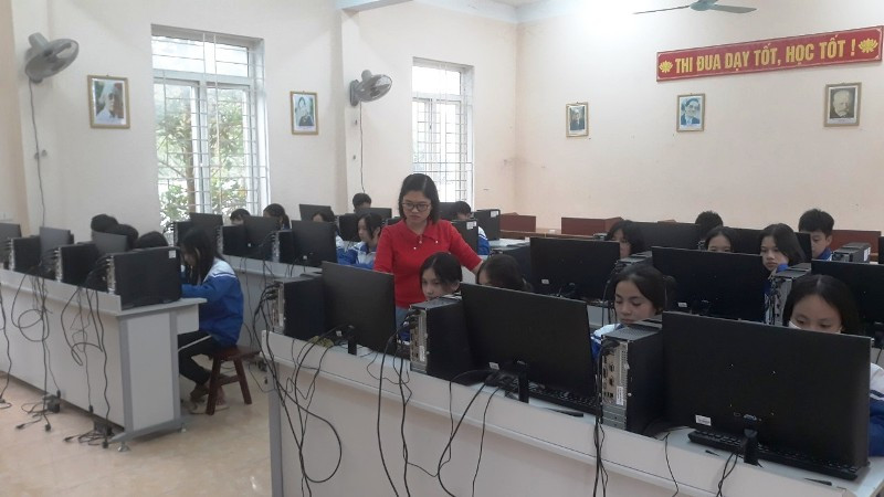 Học sinh Trường THCS thị trấn Bến Sung (Như Thanh, Thanh Hóa) trong giờ học môn Tin học. Ảnh: Nhà trường cung cấp. Học sinh Trường THCS thị trấn Bến Sung (Như Thanh, Thanh Hóa) trong giờ học môn Tin học. Ảnh: Nhà trường cung cấp.