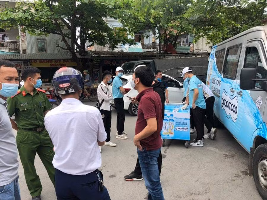 Cơ quan công an mời nhóm phát nước miễn phí trên địa bàn TP Vinh, Nghệ An về làm việc