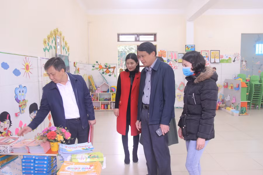 Đoàn kiểm tra Sở GD&ĐT kiểm tra đột xuất các trường học về công tác phòng dịch bệnh do virus Corona chủng mới