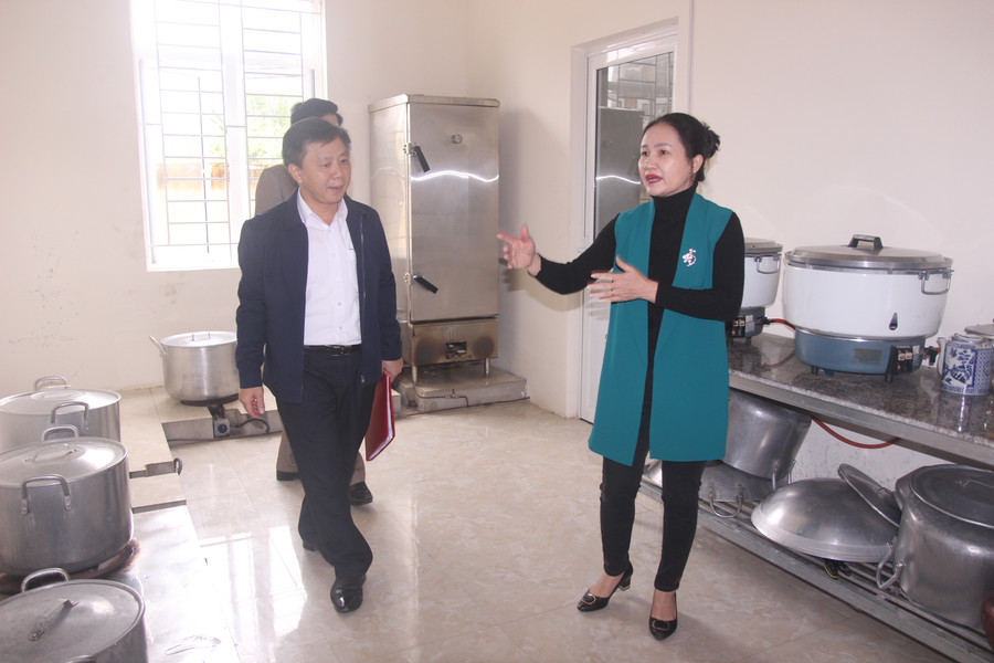 Bếp ăn một chiều tại Trường Tiểu học thị trấn Quán Hành (Nghi Lộc, Nghệ An)