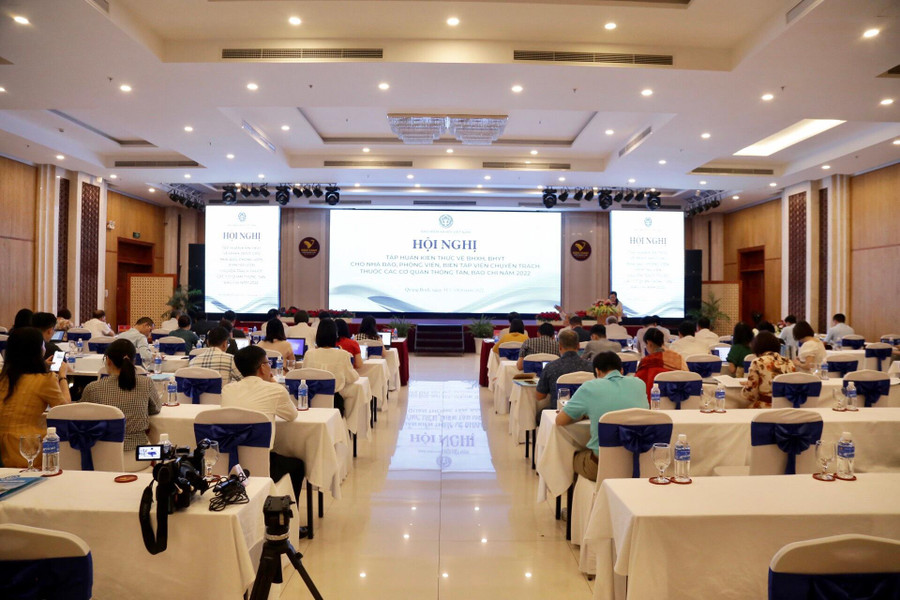 Hội nghị “Tập huấn kiến thức về bảo hiểm xã hội (BHXH), bảo hiểm y tế (BHYT), bảo hiểm thất nghiệp (BHTN) cho nhà báo, phóng viên, biên tập viên chuyên trách thuộc các cơ quan thông tấn, báo chí năm 2022.