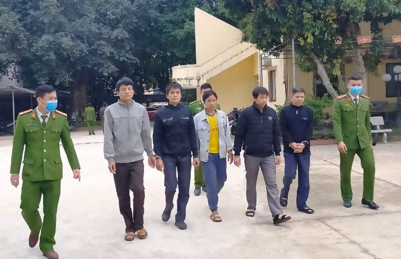 Nhóm nghi phạm trộm trâu, bò bị Công an bắt giữ. Ảnh: Công an Thanh Hóa cung cấp.