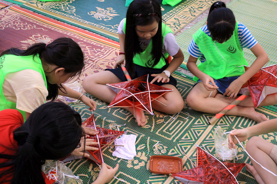 Được làm những đồ chơi dân gian giúp trẻ hiểu và giữ gìn các giá trị văn hóa truyền thống