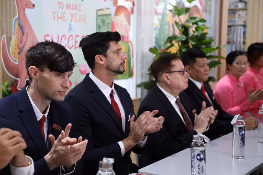 Giáo viên Trường Quốc tế Á Châu tại lễ khai giảng tại sáng 5/9. Ảnh: Asian School Giáo viên Trường Quốc tế Á Châu tại lễ khai giảng tại sáng 5/9. Ảnh: Asian School