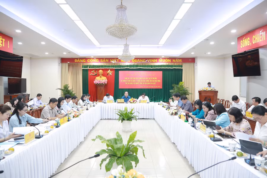 Buổi giám sát chuyên đề của Đoàn ĐBQH tỉnh Đồng Nai với UBND tỉnh, ngày 29/2. Ảnh: Phúc Minh