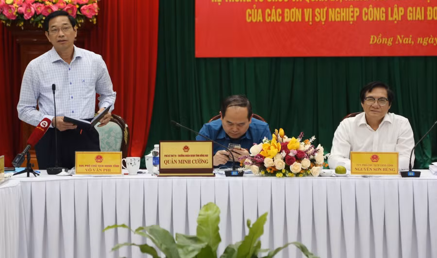 Phó Chủ tịch UBND tỉnh Đồng Nai Võ Văn Phi phát biểu tại buổi làm việc. Ảnh: Phúc Minh
