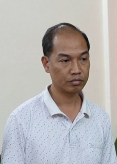 Từ trái sang phải: Nguyễn Sỹ Toàn, Nguyễn Đình Sùng, Nguyễn Thị Kiều Oanh bị khởi tố, bắt tạm giam trong đường dây "phù phép" xe cũ thành xe mới. (Ảnh: Công an TPHCM). Từ trái sang phải: Nguyễn Sỹ Toàn, Nguyễn Đình Sùng, Nguyễn Thị Kiều Oanh bị khởi tố, bắt tạm giam trong đường dây "phù phép" xe cũ thành xe mới. (Ảnh: Công an TPHCM).